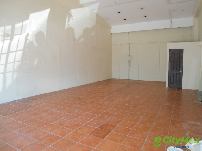 En renta local comercial cercano a Pradera Zona 10 - Image 1