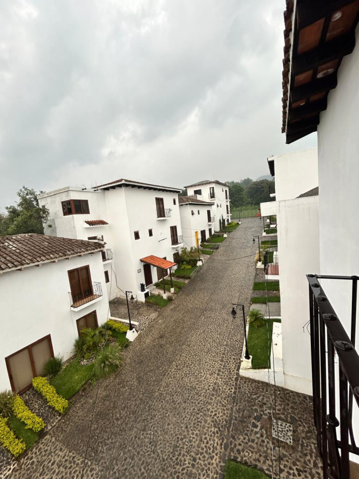 En venta casa nueva en Hacienda Malaga cerca Antigua Gt