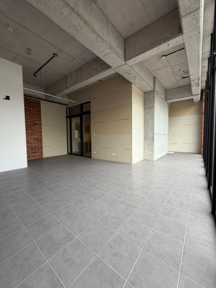 Local Comercial en Renta, Edificio Fiamene zona 10  - Miniatura 7