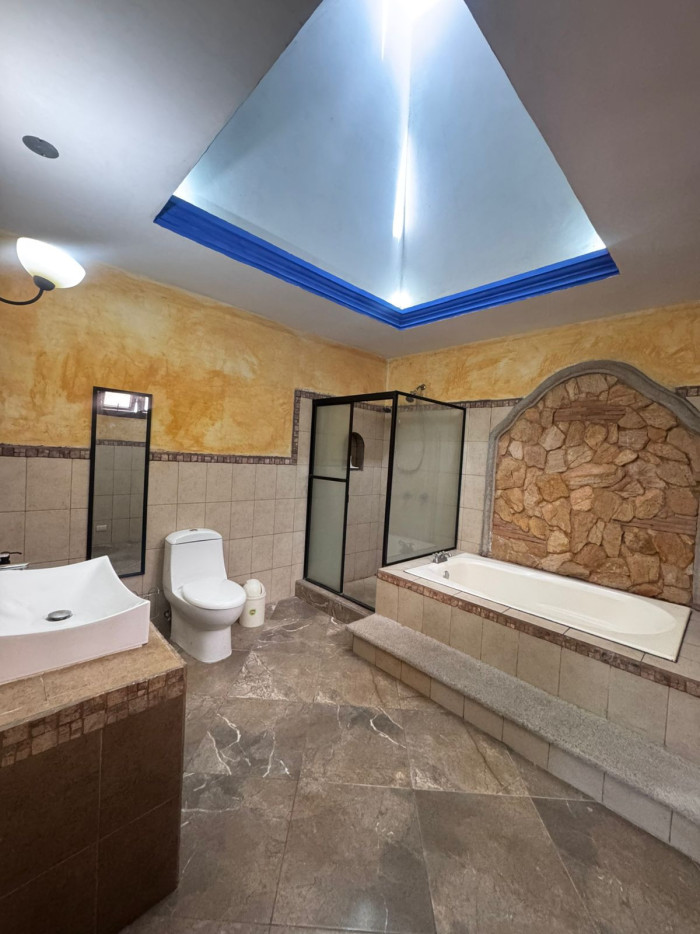 Apartamento amueblado en el área del Panorama, Antigua  - Miniatura 13