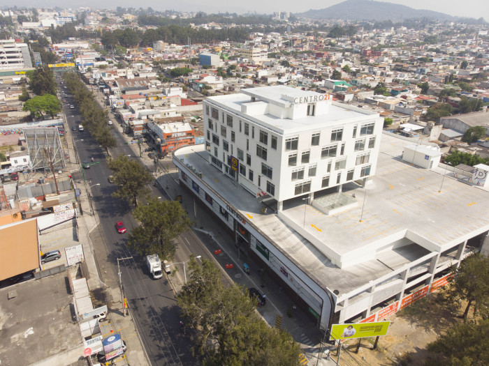 Local Comercial en renta zona 7 Calzada San Juan - Miniatura 6