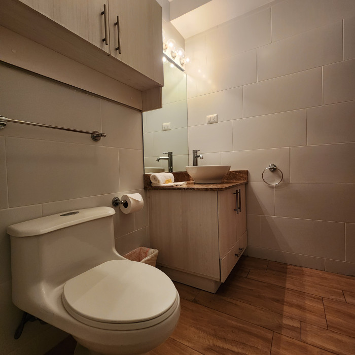 Apartamento Amueblado en renta en Zona 14 - Image 5