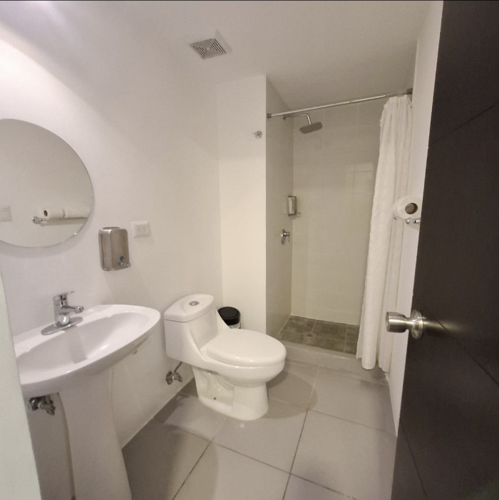 Apartamento amueblado en venta zona 14 Edificio Meraki - Miniatura 7
