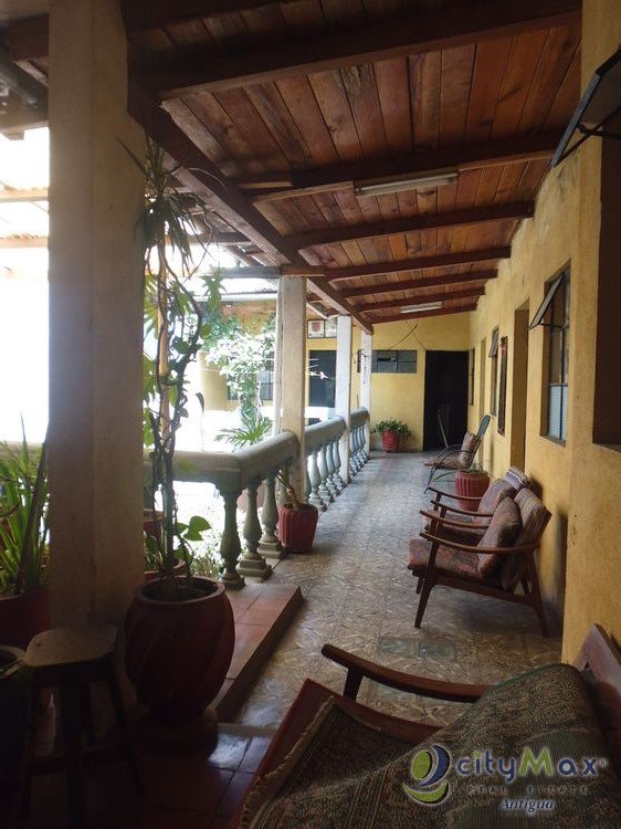 Hotel de 13 habitaciones venta en Antigua Guatemala! - Miniatura 11