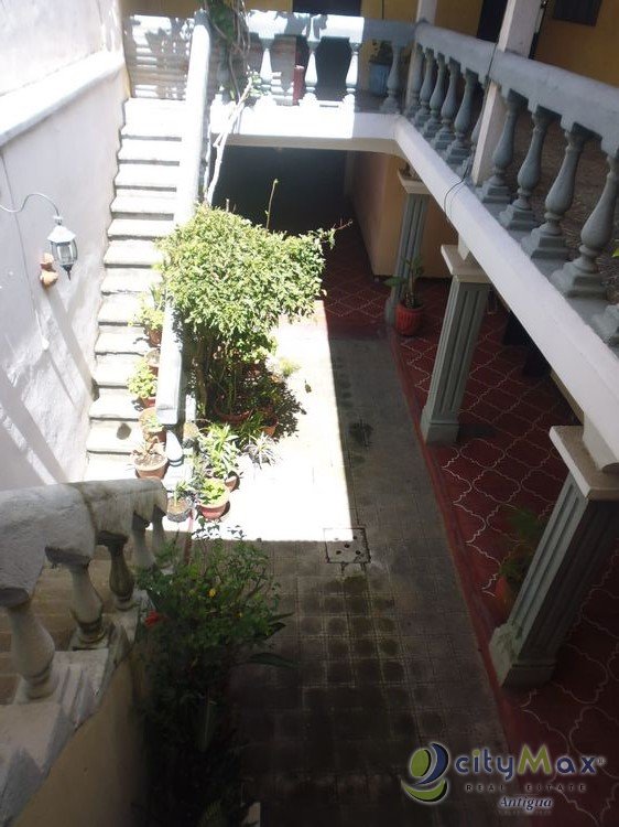 Hotel de 13 habitaciones venta en Antigua Guatemala! - Miniatura 5