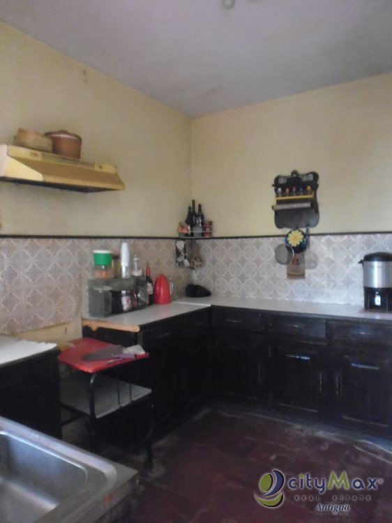 Hotel de 13 habitaciones venta en Antigua Guatemala! - Miniatura 12