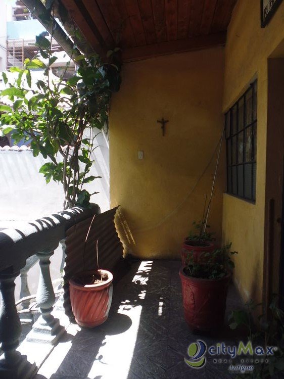 Hotel de 13 habitaciones venta en Antigua Guatemala! - Miniatura 7