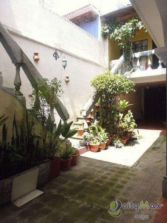 Hotel de 13 habitaciones venta en Antigua Guatemala! - Miniatura 14