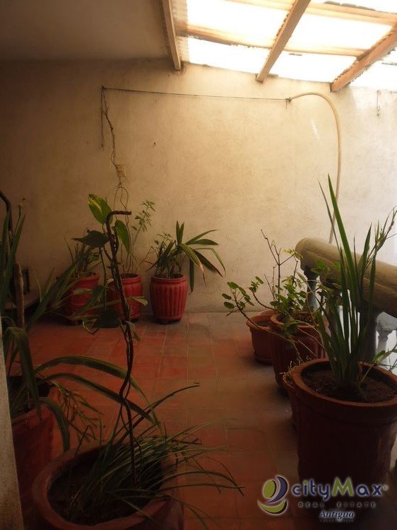 Hotel de 13 habitaciones venta en Antigua Guatemala! - Miniatura 9
