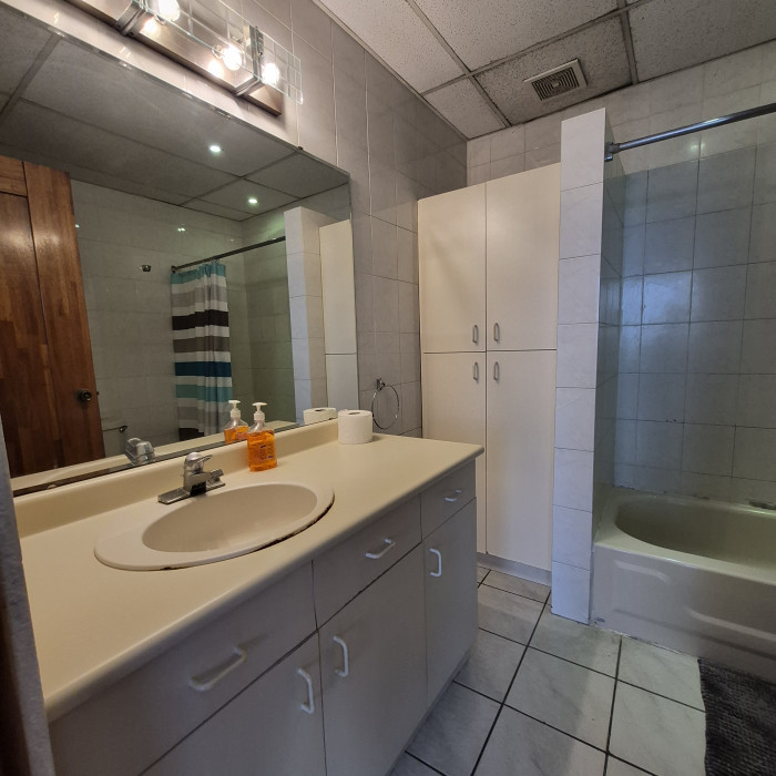 Renta apartamento amplio de 1 habitación en zona 15 VH2 - Miniatura 11