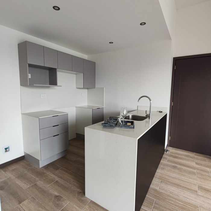 Apartamento de 3 Habitaciones en venta Altaire z.11 - Image 4