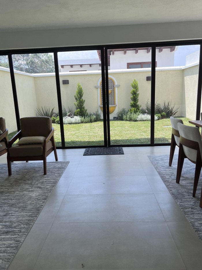Hermosa Casa En Venta en Franciscanos Antigua Guatemala - Miniatura 5