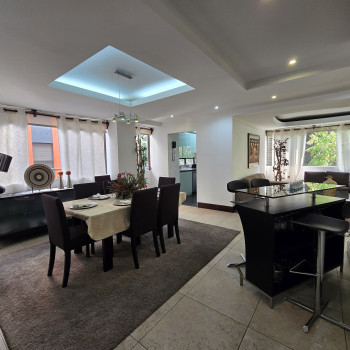 Apartamento Amueblado en Renta o Venta en Zona 10 - Miniatura 11