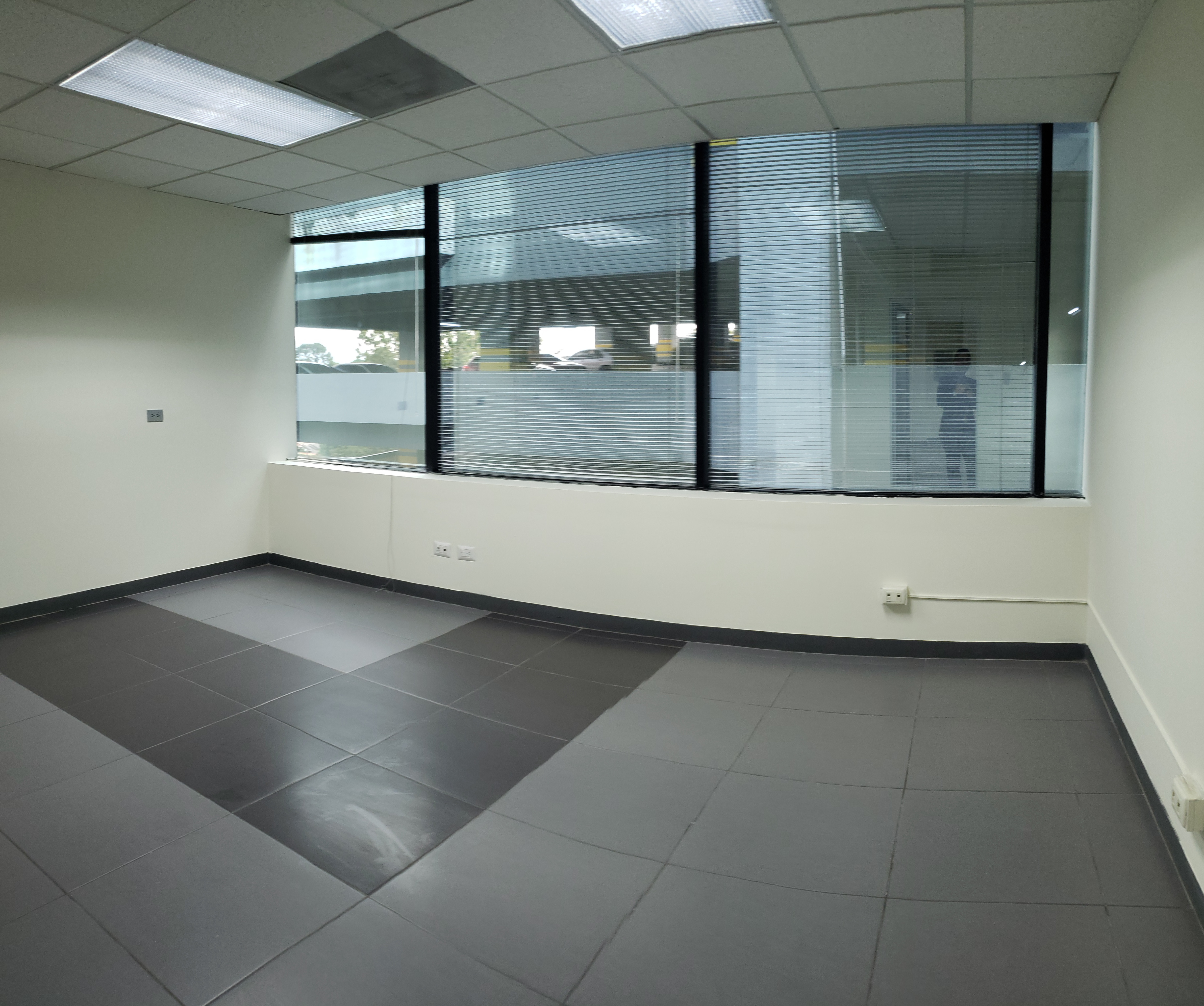 Oficina Comercial en Europlaza Z.14 en Venta o Alquiler - Miniatura 4