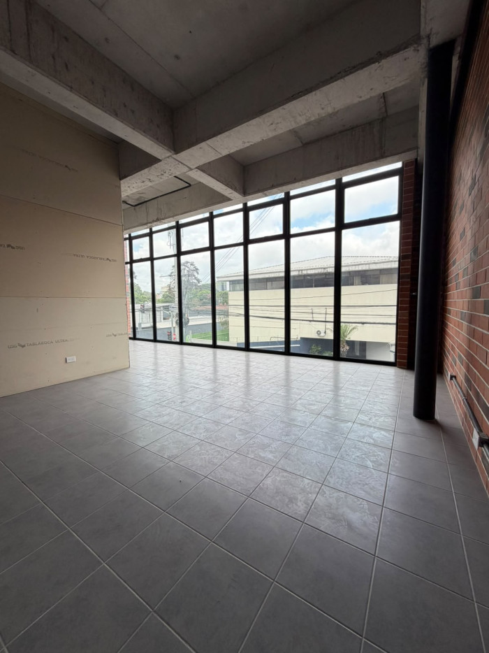 Local Comercial en Renta, Edificio Fiamene zona 10  - Miniatura 5