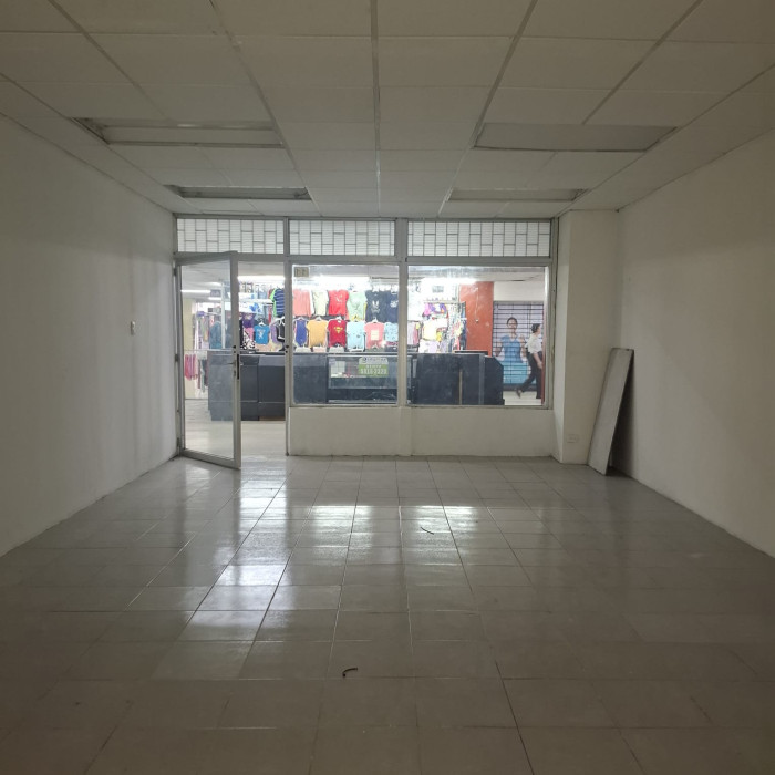 En ALQUILER LOCAL Comercial En zona 5 Centro Comercial - Miniatura 7
