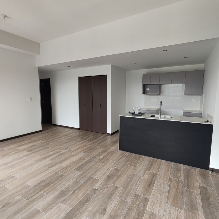 Apartamento de 3 Habitaciones en venta Altaire z.11 - Image 2