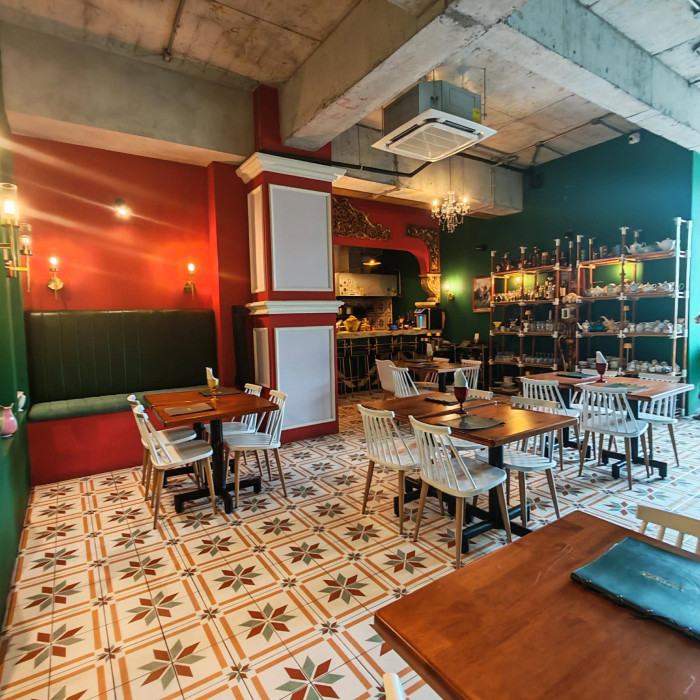 Local comercial renta zona 14 en Edificio Residencial - Image 2